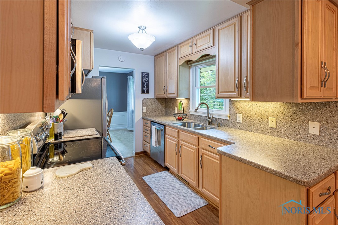 4911 Claradale Road, Toledo, Ohio image 13