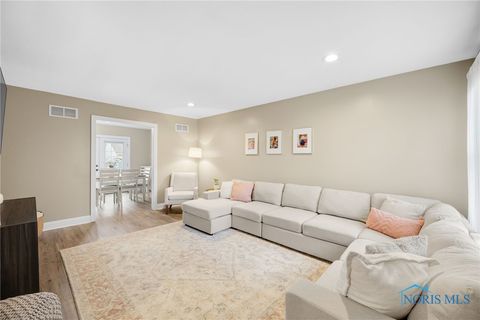Tiny photo for 516 Cranberry West, Findlay, OH 45840 (MLS # 6136545)