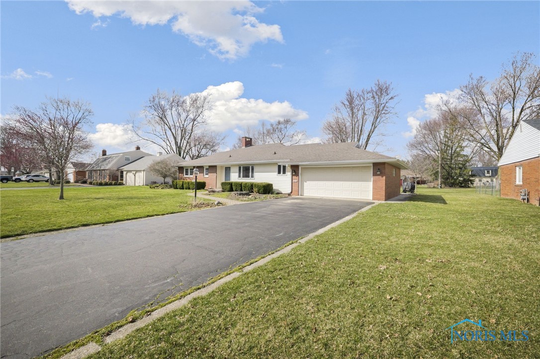 506 Orchard Lane, Findlay, Ohio image 2