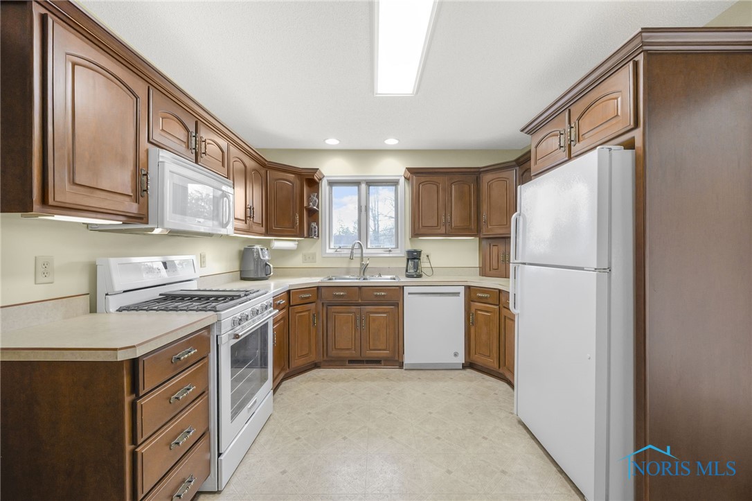 506 Orchard Lane, Findlay, Ohio image 29