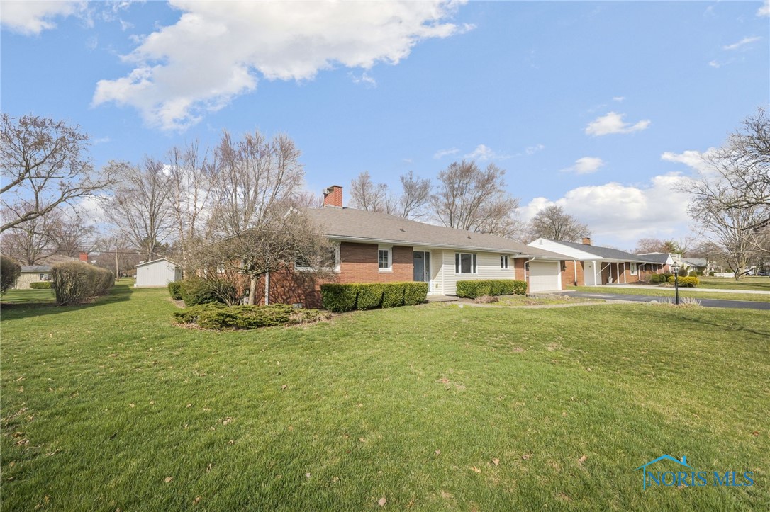 506 Orchard Lane, Findlay, Ohio image 3