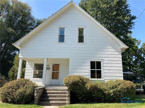 Photo of 5867 N Main Street, Sylvania, OH 43560 (MLS # 6135465)