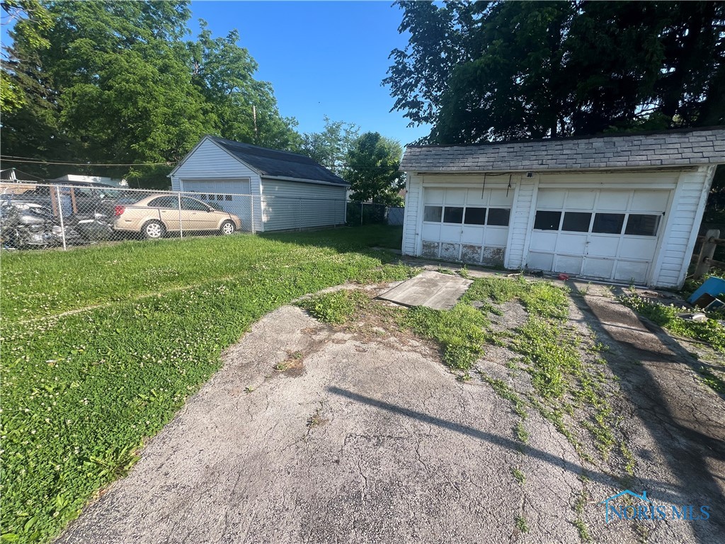 1048 Hawk Street, Toledo, Ohio image 4