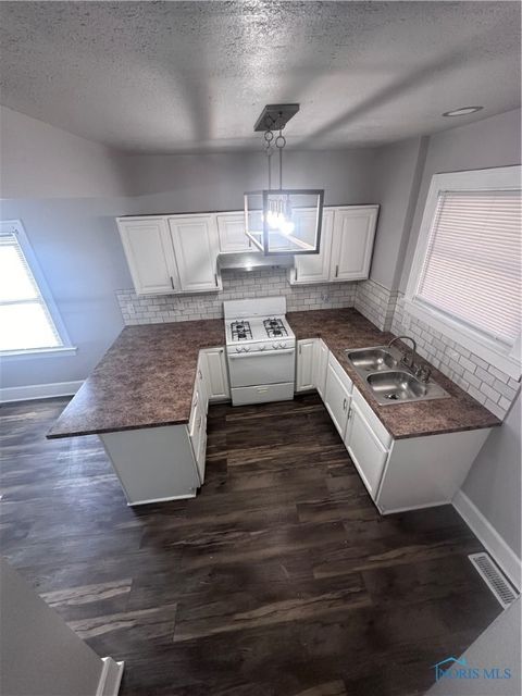Tiny photo for 1777 South Avenue, Toledo, OH 43609 (MLS # 6136085)