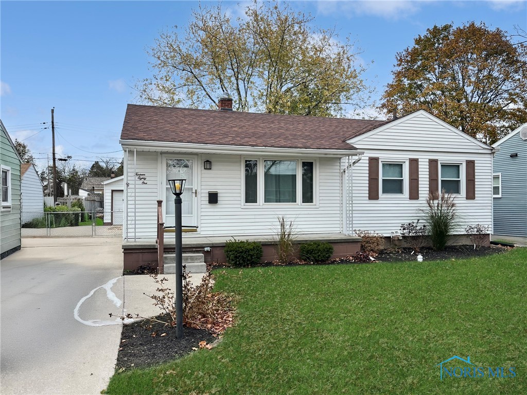 1381 Junior Drive, Maumee, Ohio image 1
