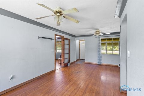 Tiny photo for 5434 Lewis Avenue, Toledo, OH 43612 (MLS # 6136602)
