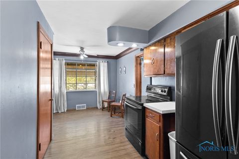 Tiny photo for 5434 Lewis Avenue, Toledo, OH 43612 (MLS # 6136602)
