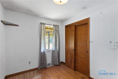 Tiny photo for 5434 Lewis Avenue, Toledo, OH 43612 (MLS # 6136602)