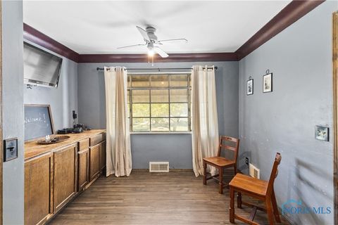 Tiny photo for 5434 Lewis Avenue, Toledo, OH 43612 (MLS # 6136602)