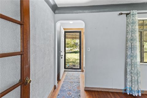 Tiny photo for 5434 Lewis Avenue, Toledo, OH 43612 (MLS # 6136602)
