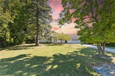 Photo of 5434 Lewis Avenue, Toledo, OH 43612 (MLS # 6136602)