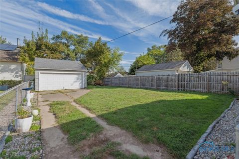 Tiny photo for 1046 Olson Street, Toledo, OH 43612 (MLS # 6136785)