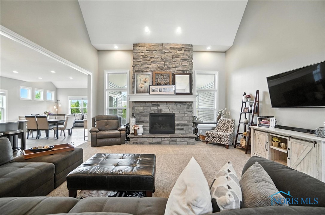 4711 SUNNY CREEK LN