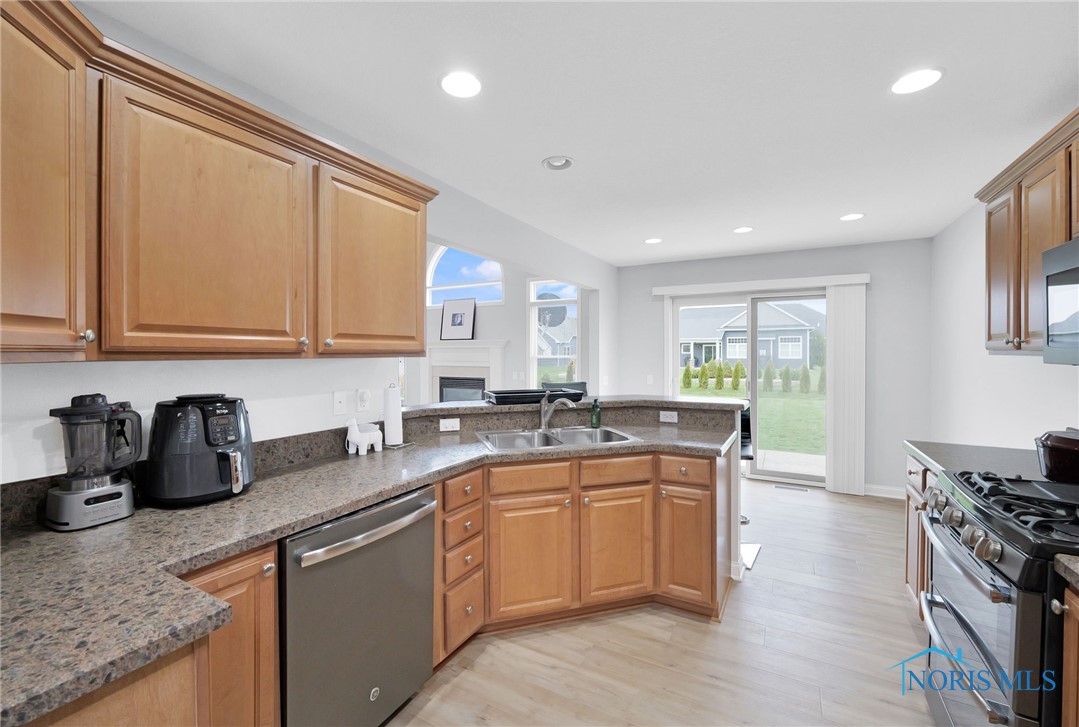 904 Alberta Circle, Bowling Green, Ohio image 17