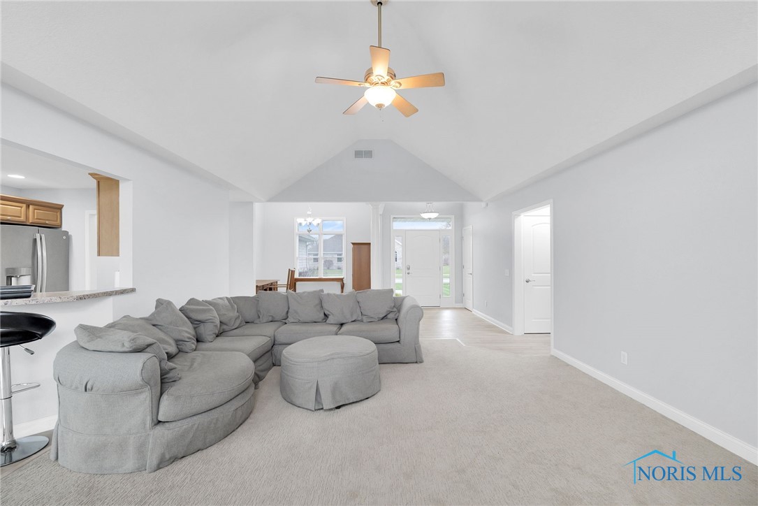 904 Alberta Circle, Bowling Green, Ohio image 12