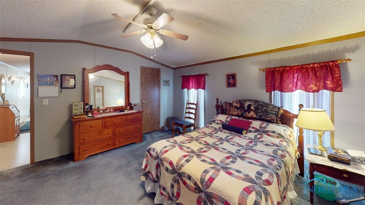8225 Oakwood Drive, Findlay, Ohio image 14