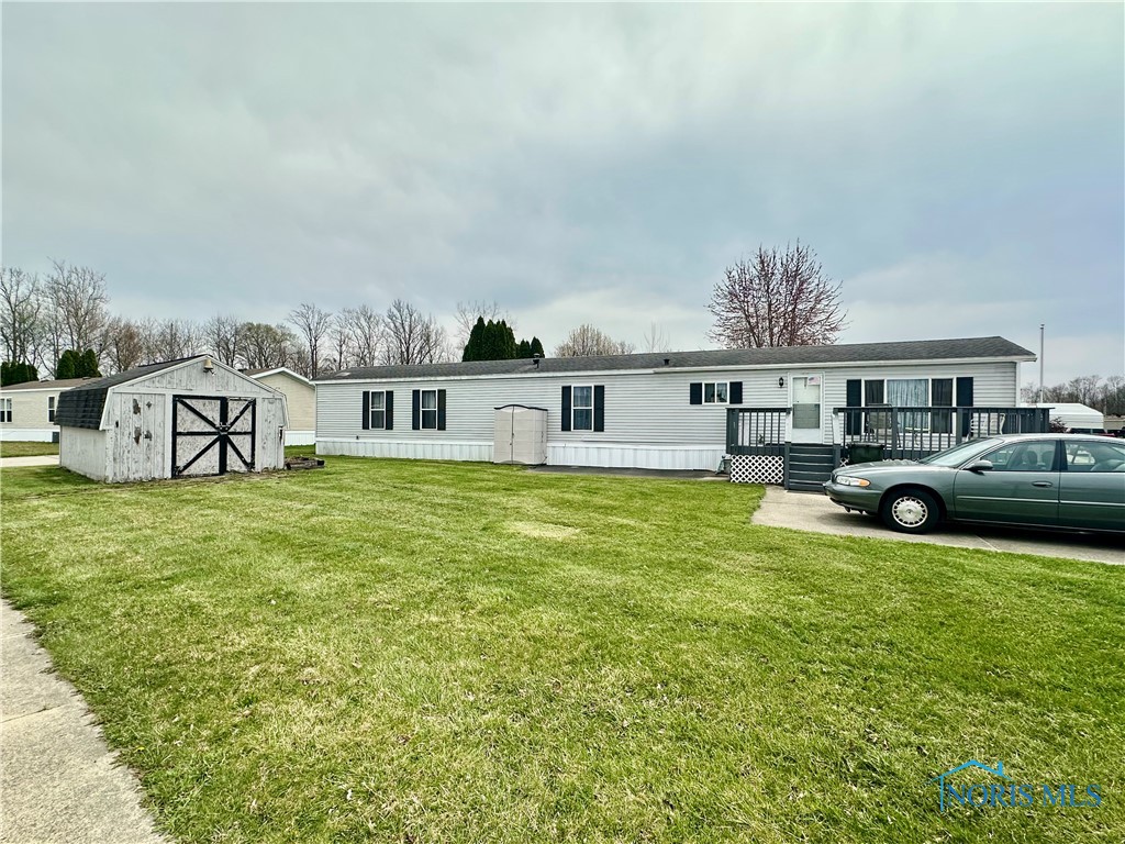 8225 Oakwood Drive, Findlay, Ohio image 17