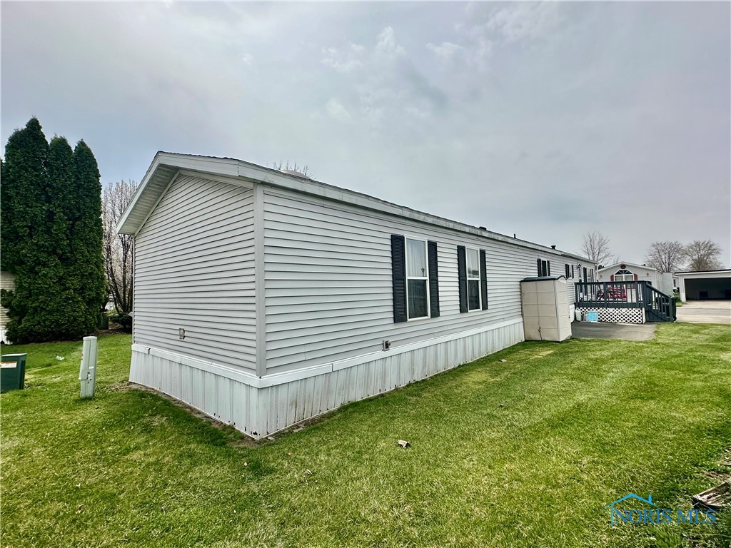 8225 Oakwood Drive, Findlay, Ohio image 18