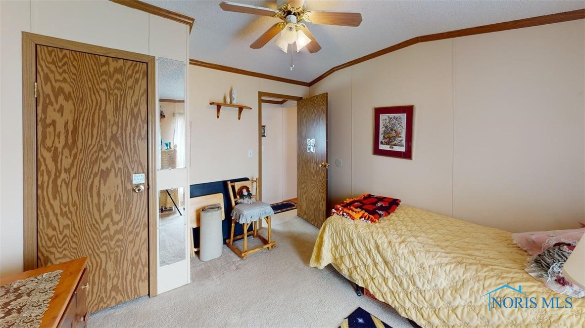8225 Oakwood Drive, Findlay, Ohio image 12
