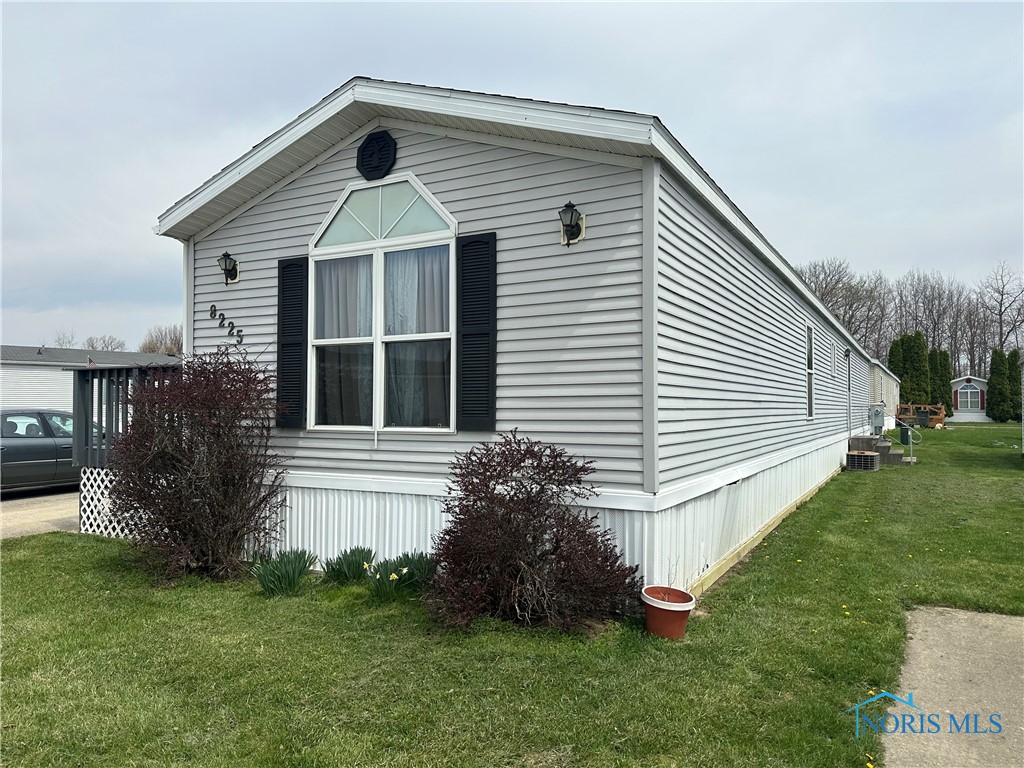 8225 Oakwood Drive, Findlay, Ohio image 19