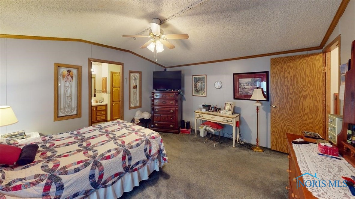 8225 Oakwood Drive, Findlay, Ohio image 13
