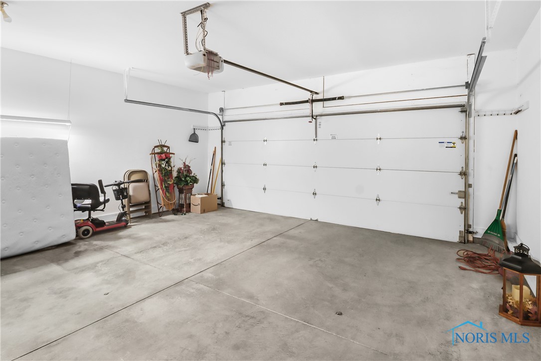 817 Meadowland Trail, Toledo, Ohio image 37