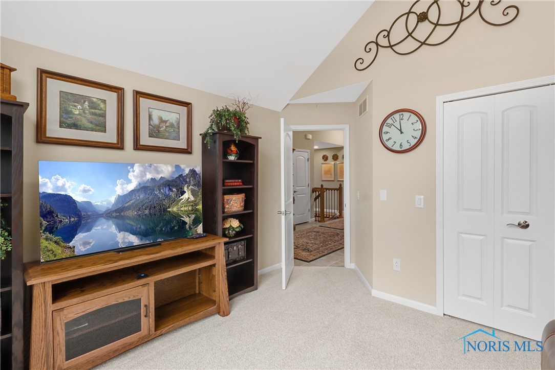 817 Meadowland Trail, Toledo, Ohio image 21