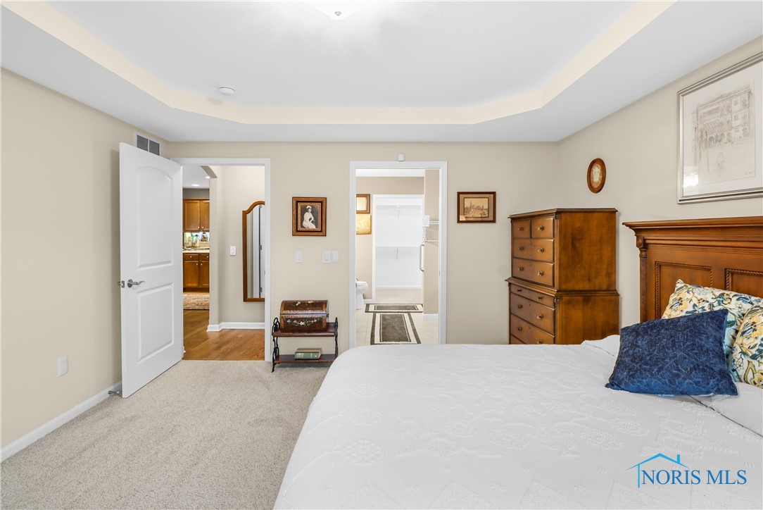 817 Meadowland Trail, Toledo, Ohio image 33