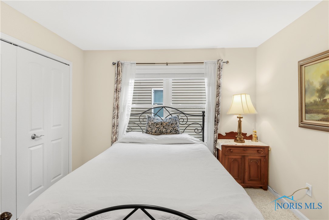 817 Meadowland Trail, Toledo, Ohio image 24