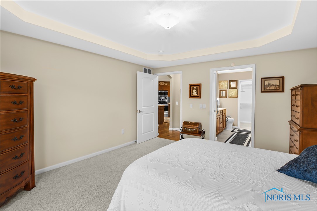 817 Meadowland Trail, Toledo, Ohio image 31