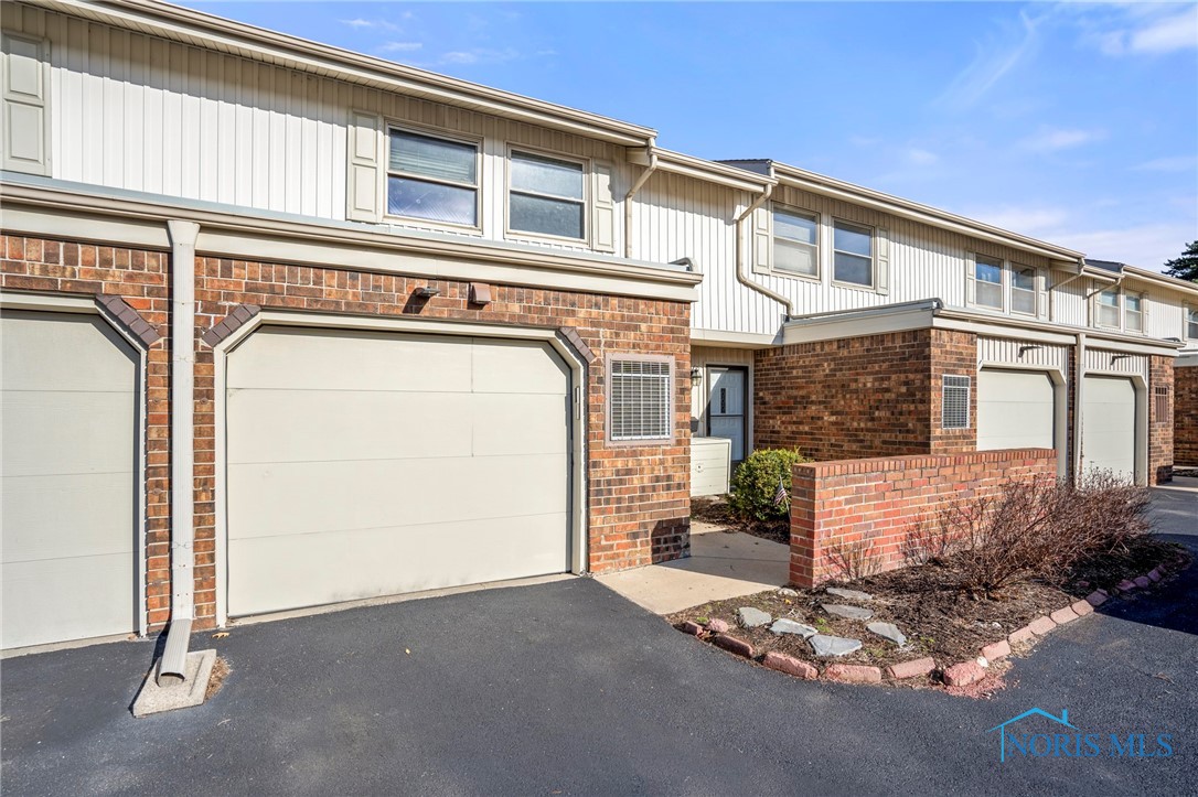 6818 Fenwyck Road #10, Maumee, Ohio image 2