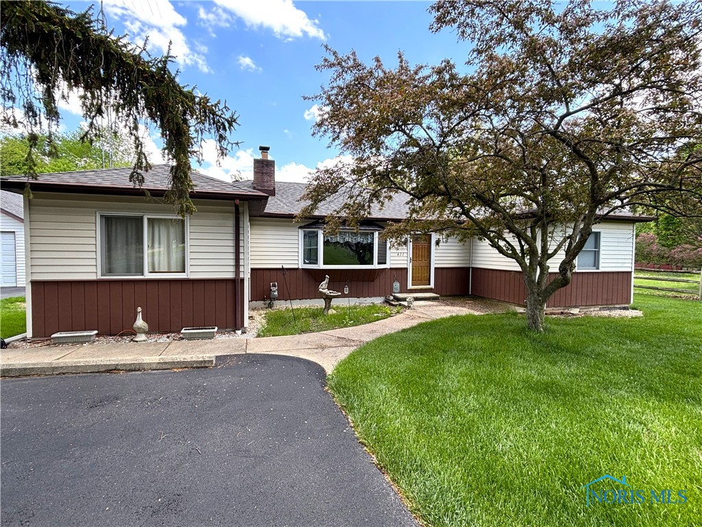 611 Marilyn Drive, Rossford, Ohio image 1