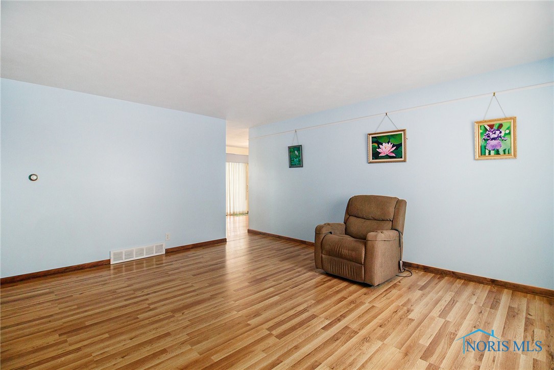 6450 Longfellow Road, Sylvania, Ohio image 4