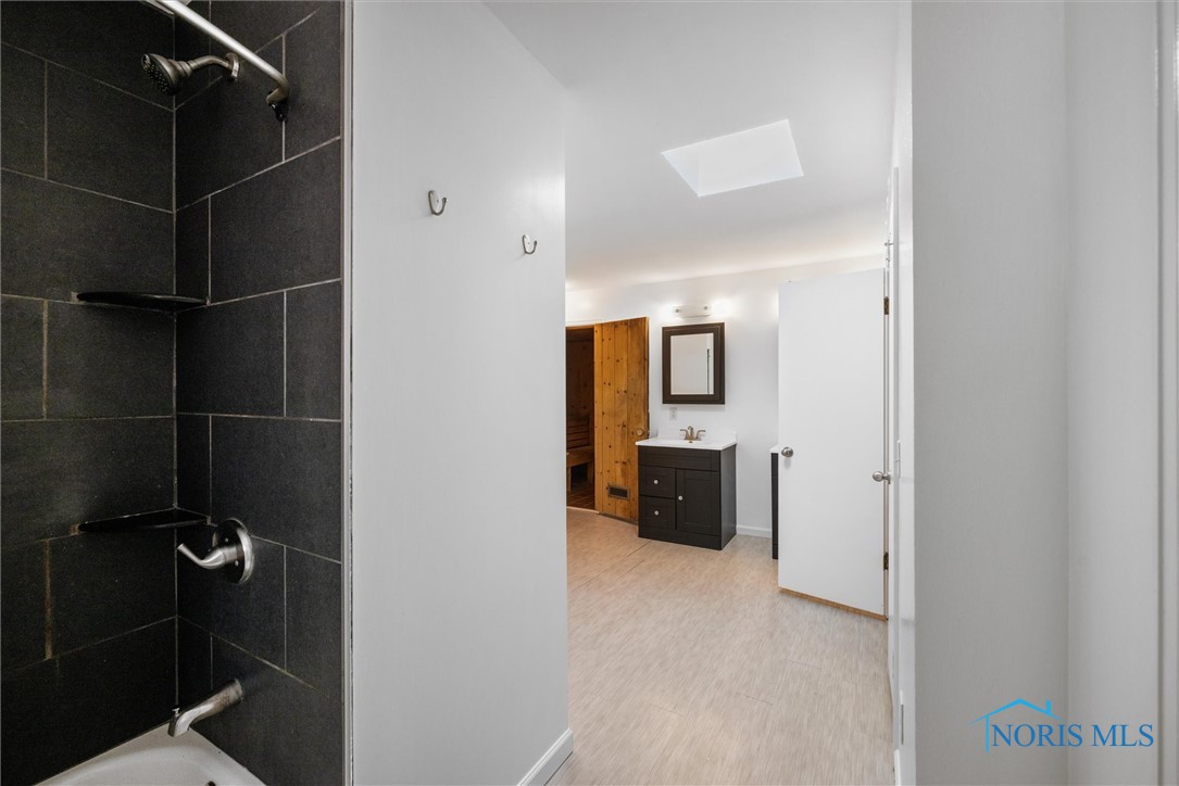 4550 W Sylvania Avenue, Toledo, Ohio image 34