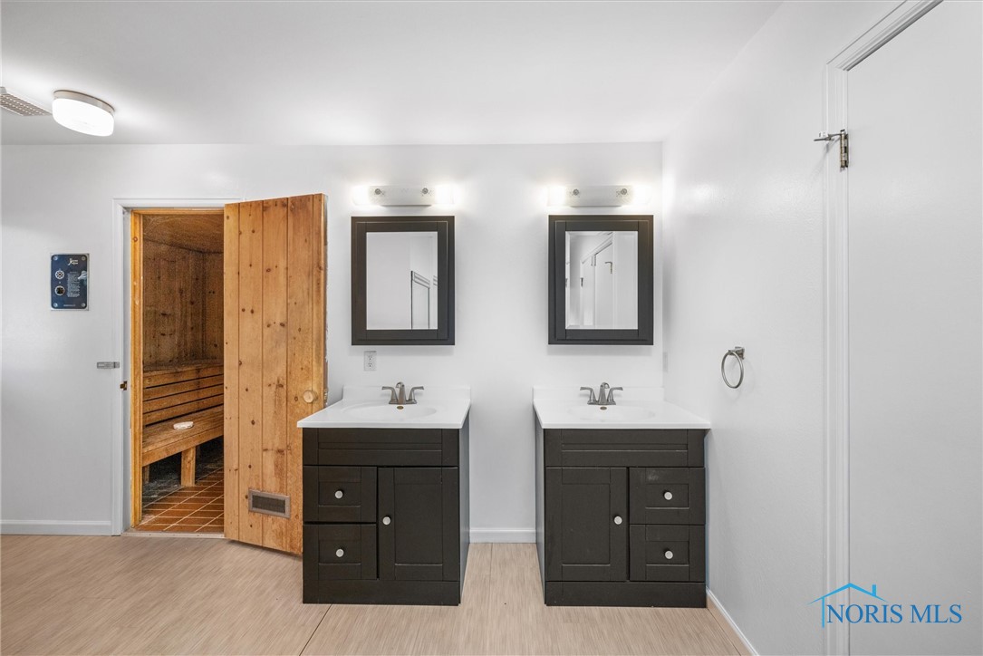 4550 W Sylvania Avenue, Toledo, Ohio image 35