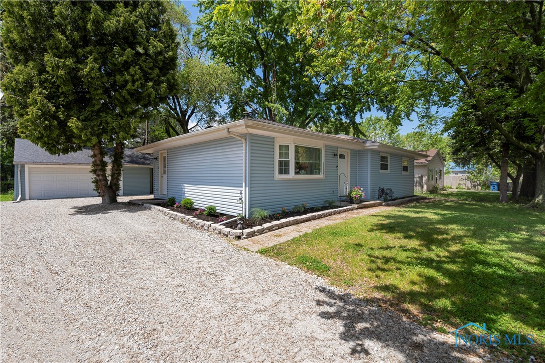 1807 Ambleside Road, Oregon, Ohio image 3