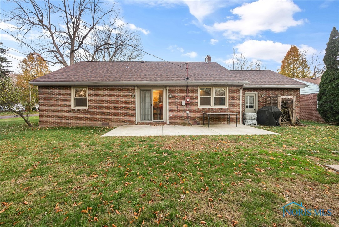 904 Lambert Drive, Bowling Green, Ohio image 16