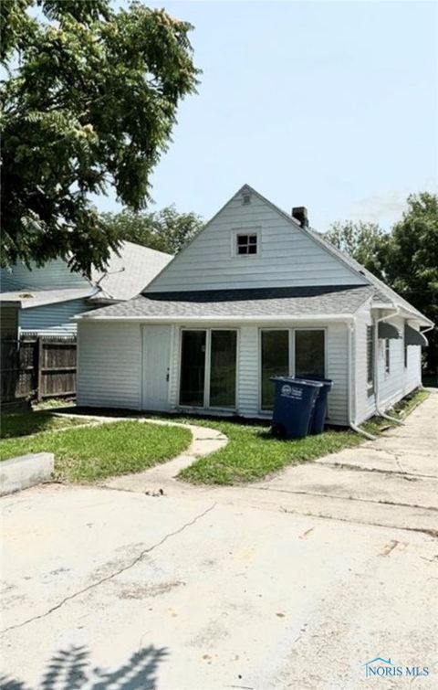 Tiny photo for 1754 Finch Street, Toledo, OH 43609 (MLS # 6136599)