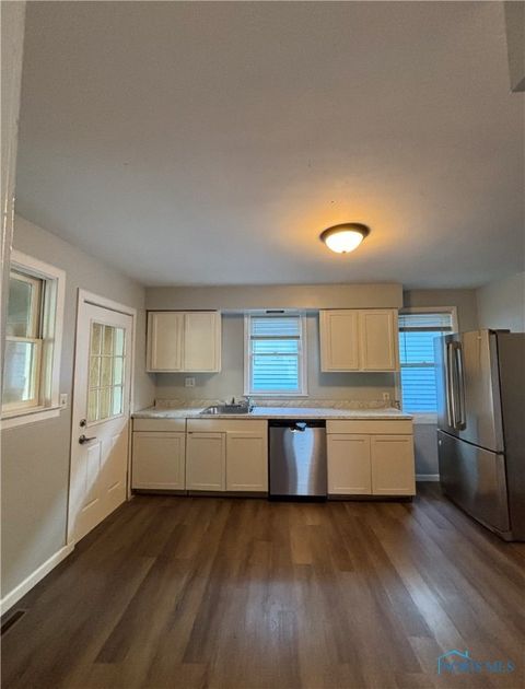 Tiny photo for 1754 Finch Street, Toledo, OH 43609 (MLS # 6136599)