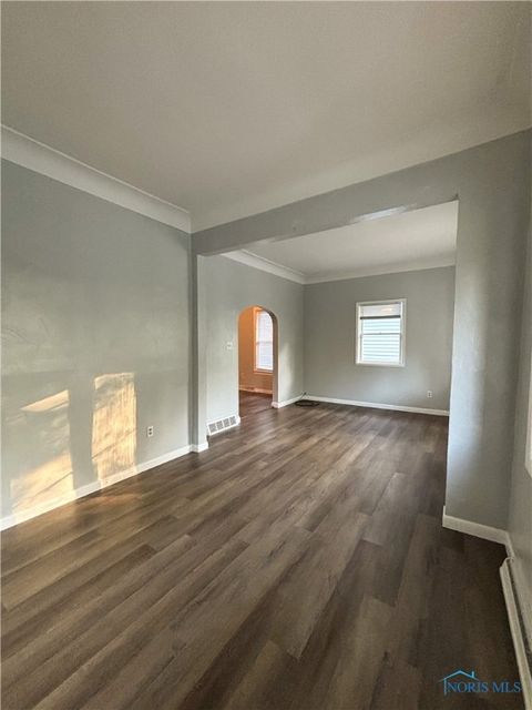 Tiny photo for 1754 Finch Street, Toledo, OH 43609 (MLS # 6136599)