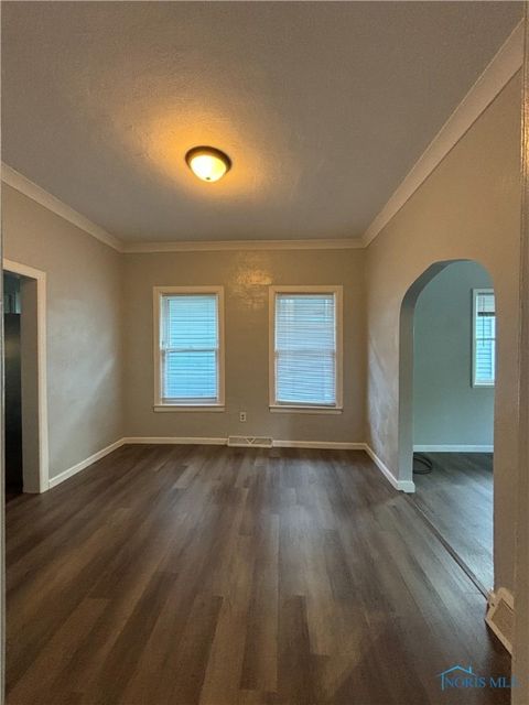 Tiny photo for 1754 Finch Street, Toledo, OH 43609 (MLS # 6136599)