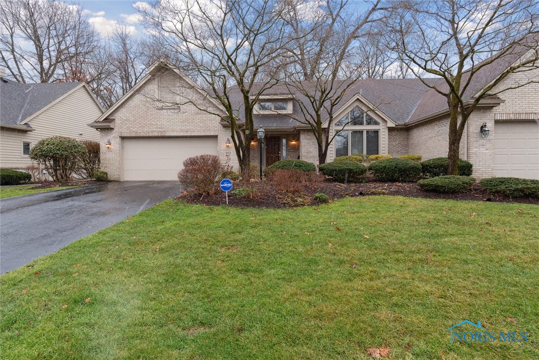 6615 Carrietowne Lane, Toledo, Ohio image 2