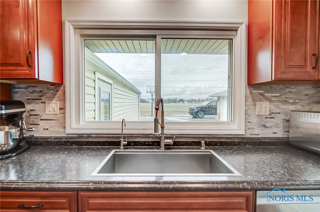 4211 Curtice Road, Northwood, Ohio image 16