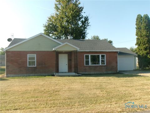 Photo of 209 W Broadway Street, Leipsic, OH 45856 (MLS # 6135984)