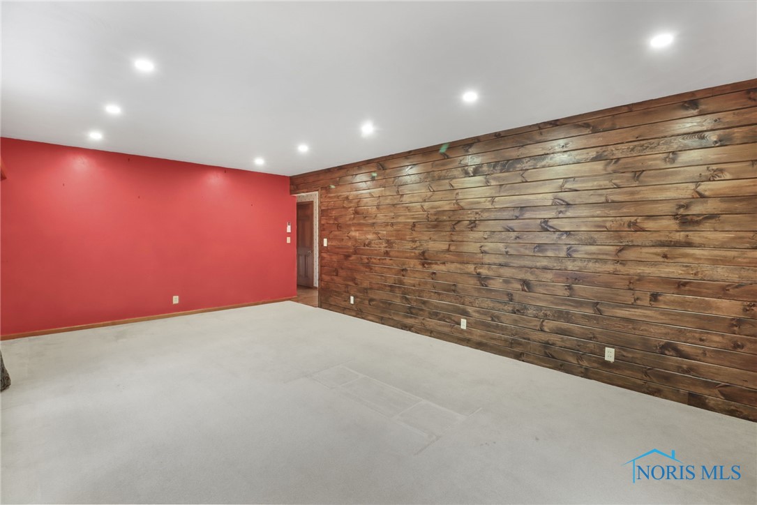 525 Sutton Place, Findlay, Ohio image 18
