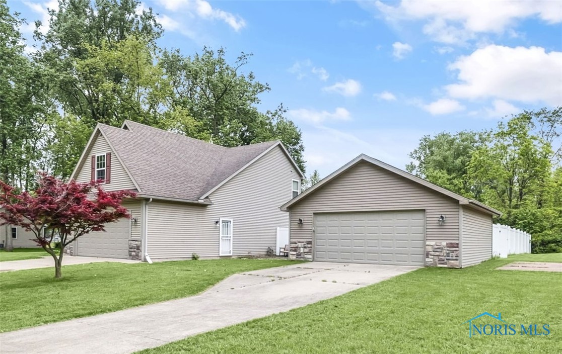 307 Beatty Drive, Holland, Ohio image 2