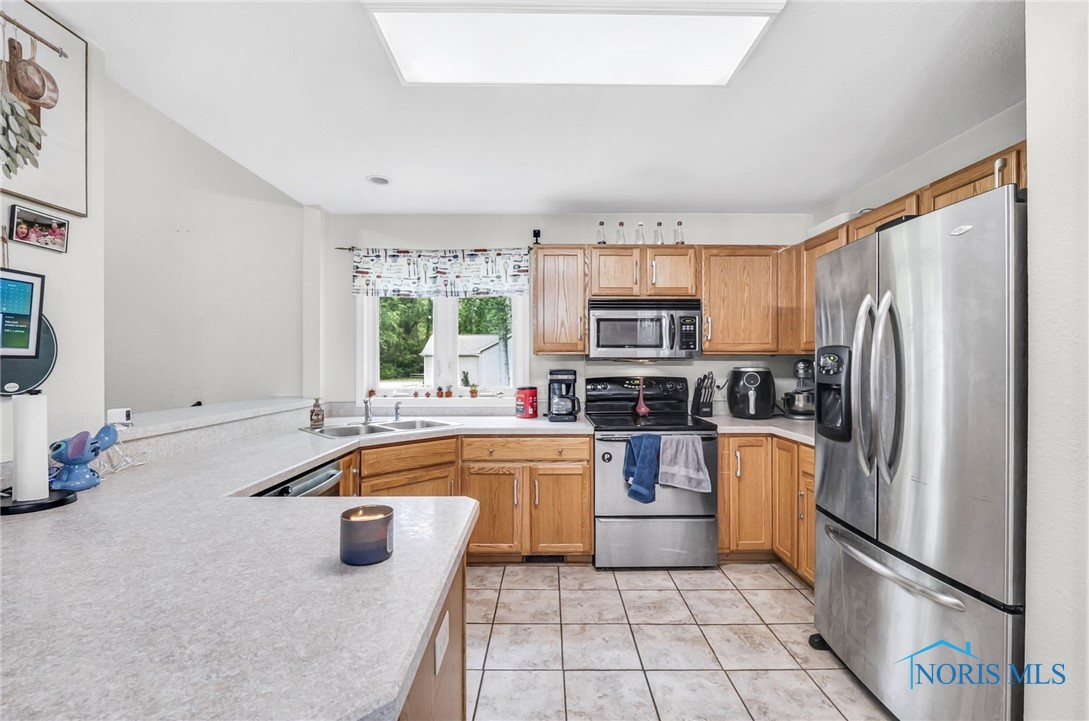 307 Beatty Drive, Holland, Ohio image 8