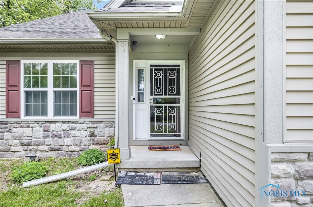 307 Beatty Drive, Holland, Ohio image 3