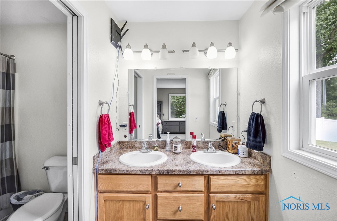 307 Beatty Drive, Holland, Ohio image 13