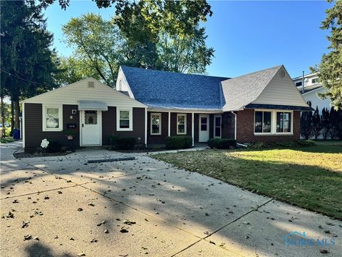 Photo of 132 Wilkshire Drive, Waterville, OH 43566 (MLS # 6136489)
